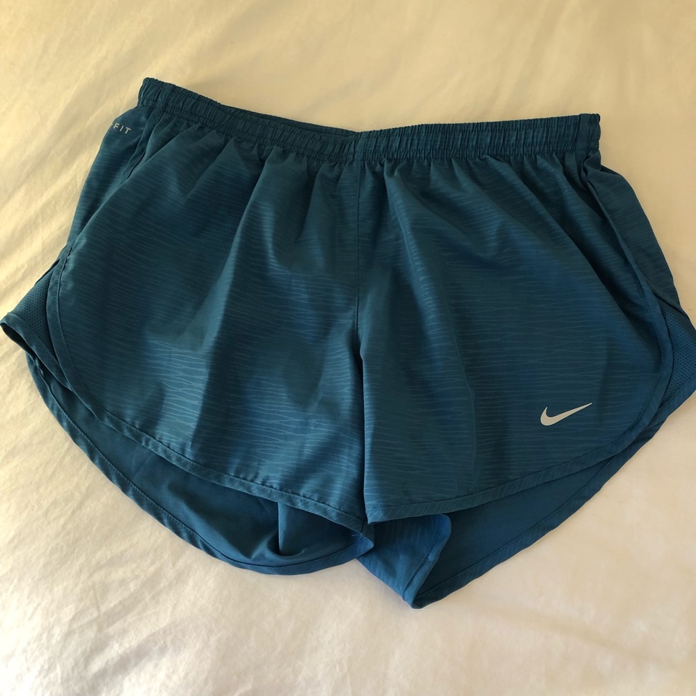 Nike women’s running shorts